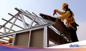 Perbandingan Kelebihan dan Kekurangan Atap Baja Ringan dan Kayu