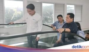 Bersama Erick Thohir, Ara Meninjau Rumah Dekat Stasiun di Margonda-Manggarai