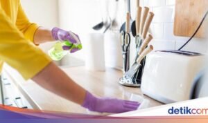 Tips Jitu Membersihkan Minyak di Permukaan Dapur