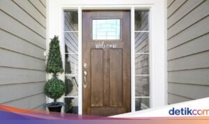 Manakah yang Lebih Baik, Membuka Pintu Rumah ke Dalam atau ke Luar?