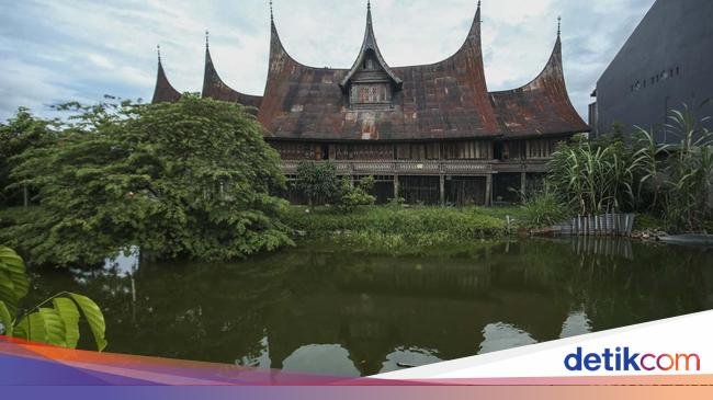 Rumah Gadang: Bangunan Tanpa Paku, Namun Tetap Kokoh