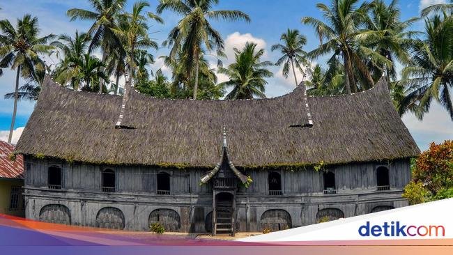 Mengagumkan! Rumah Gadang Minang Tanpa Paku yang Dapat Dibongkar Pasang