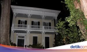 Mencari Uang dengan Berani, Pemuda Ini Menawarkan Bisnis Sertifikasi Rumah Anti Hantu